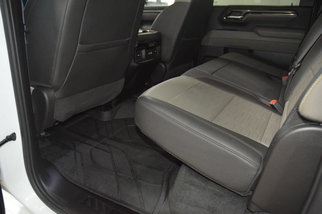 Used 2024 Chevrolet Silverado 2500 ZR2 w/ Technology Package AWD/4WD image 41