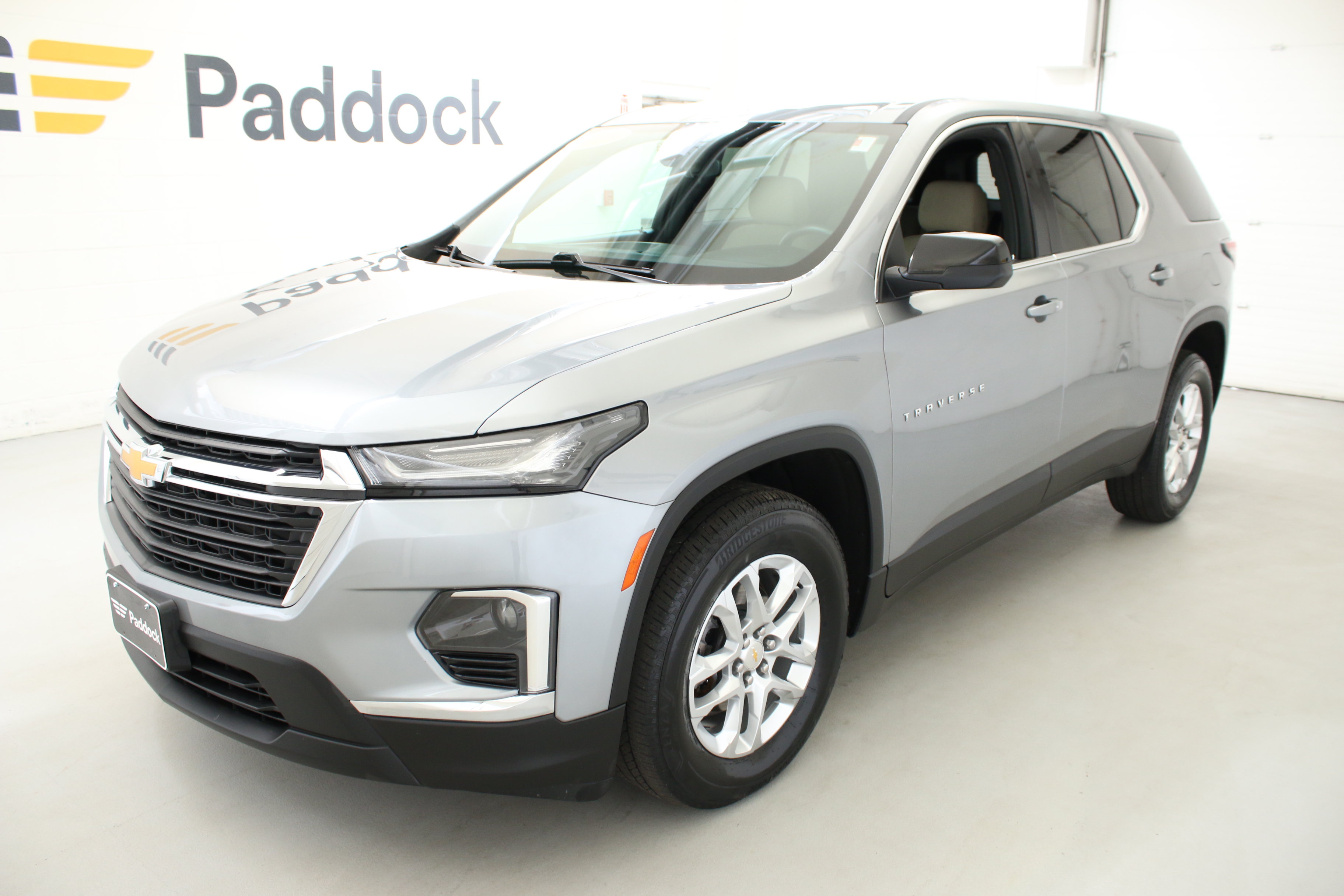 Used 2023 Chevrolet Traverse LS FWD image 4