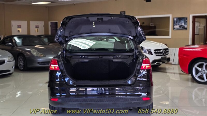 Used 2018 Ford Focus SE FWD image 6