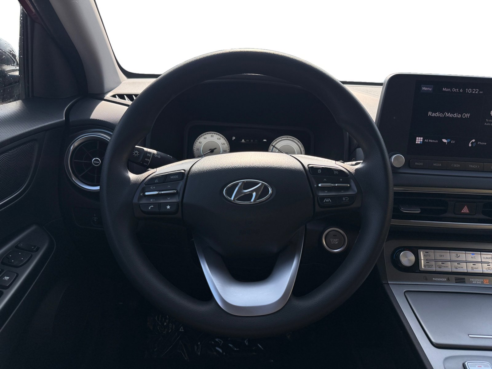 Used 2022 Hyundai Kona SEL w/ Cargo Package image 12