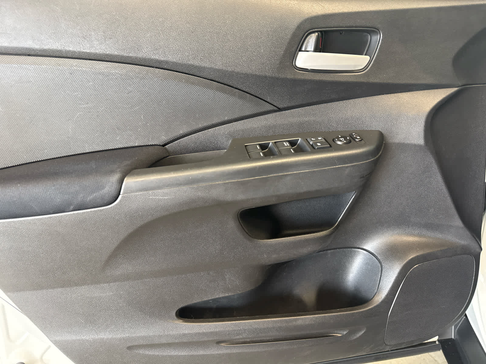 Used 2016 Honda CR-V LX image 10