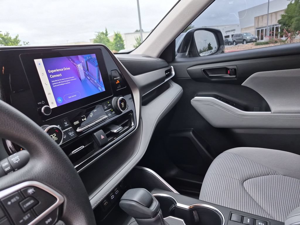 Used 2023 Toyota Highlander L FWD image 26