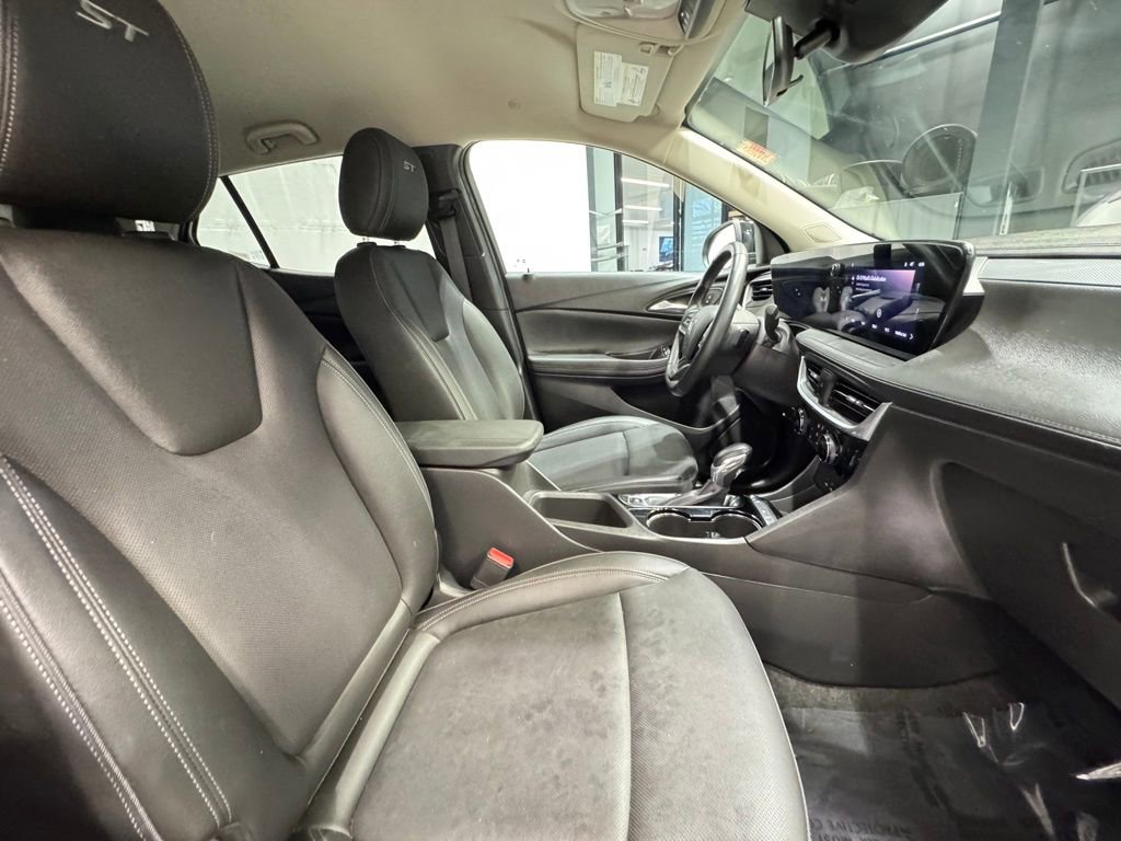 Used 2024 Buick Encore GX Sport Touring w/ Comfort Package FWD image 29