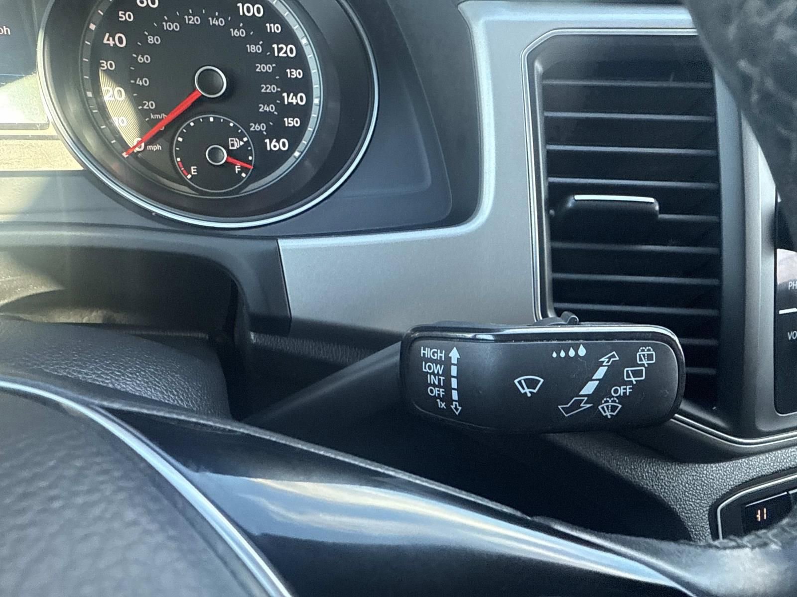 Used 2019 Volkswagen Atlas SE w/ Towing Package image 33