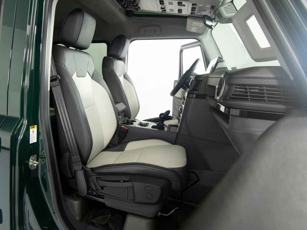 Used 2025 INEOS Grenadier AWD/4WD image 32