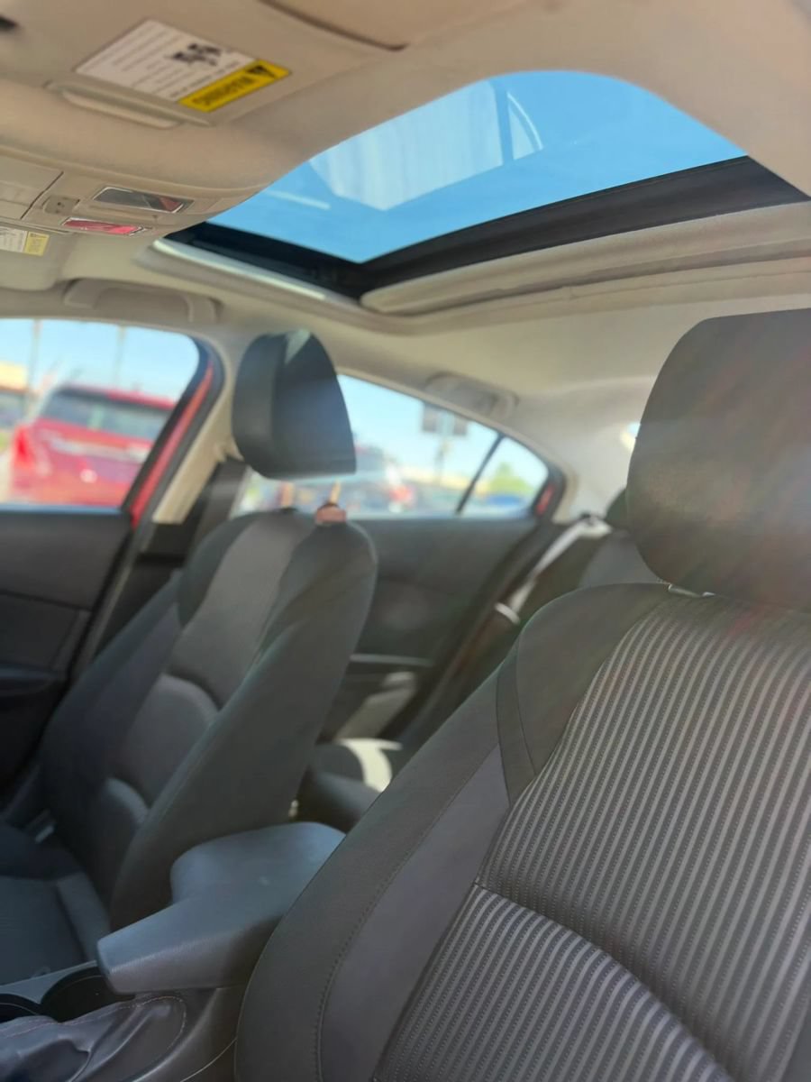 Used 2014 MAZDA MAZDA3 i Touring w/ Moonroof Package 1 FWD image 7
