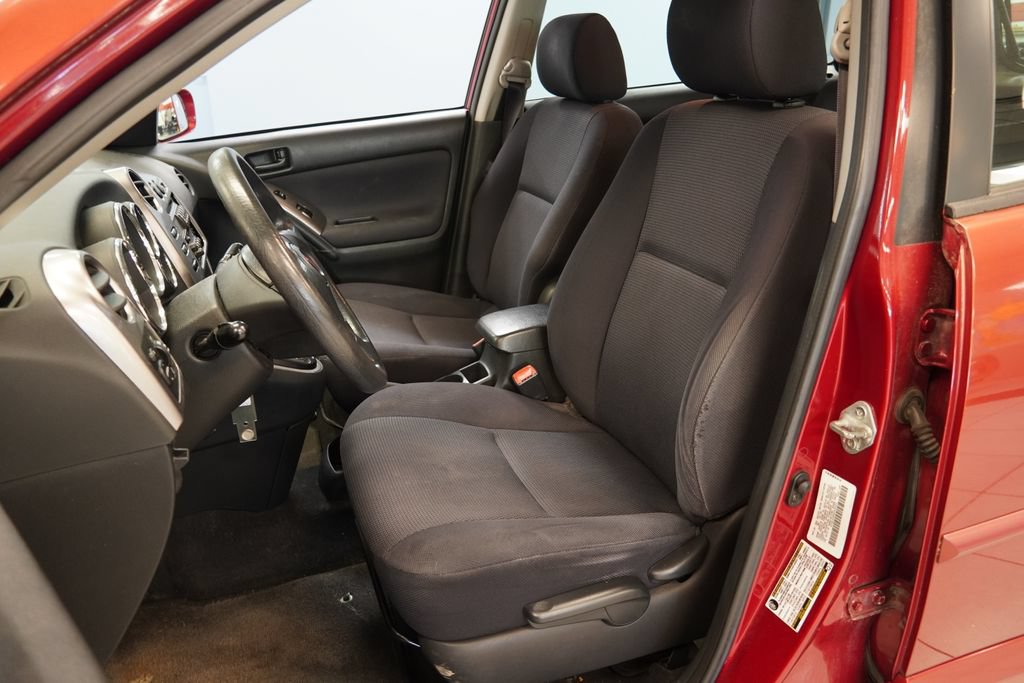 Used 2005 Pontiac Vibe w/ Power Group Value Package FWD image 3