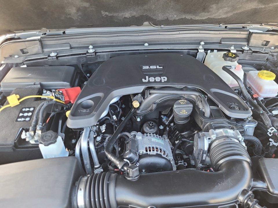 Used 2020 Jeep Wrangler Sport AWD/4WD image 18