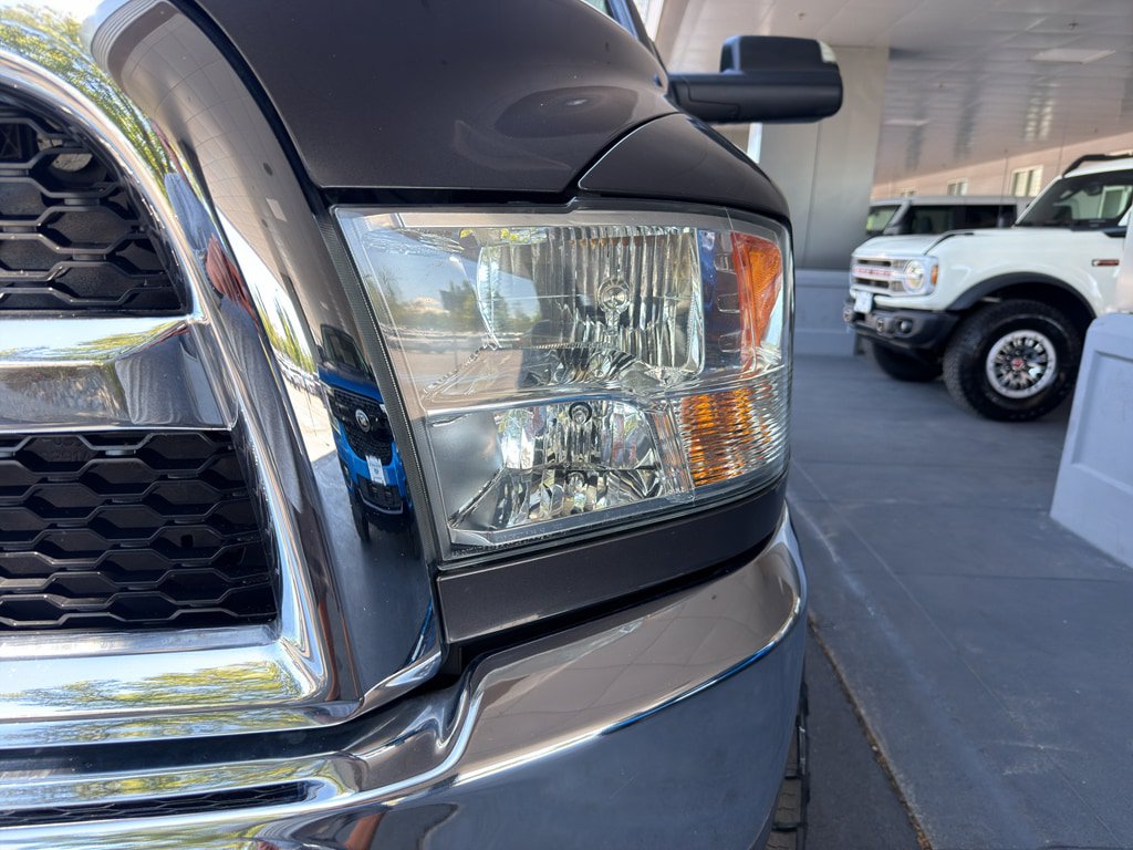 Used 2016 RAM 2500 Tradesman w/ Chrome Appearance Group AWD/4WD image 4