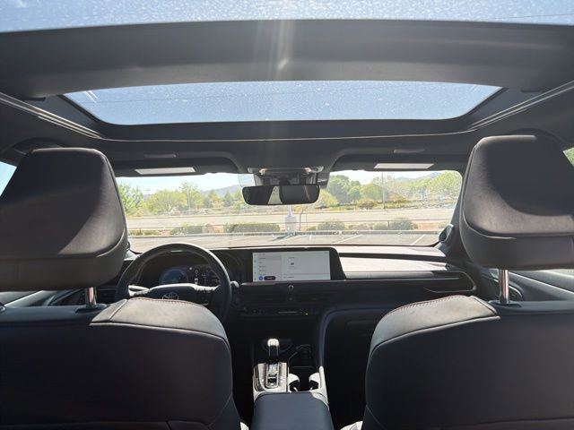 Used 2026 Toyota Crown Limited image 12