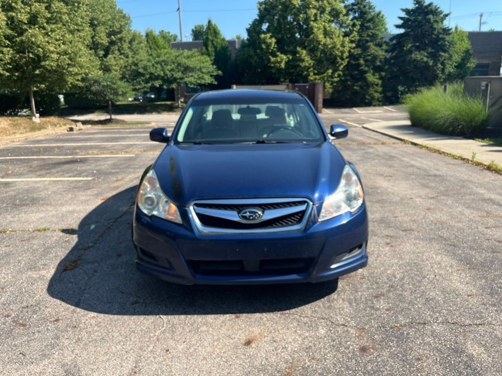 Used 2010 Subaru Legacy 2.5i Premium AWD/4WD image 2