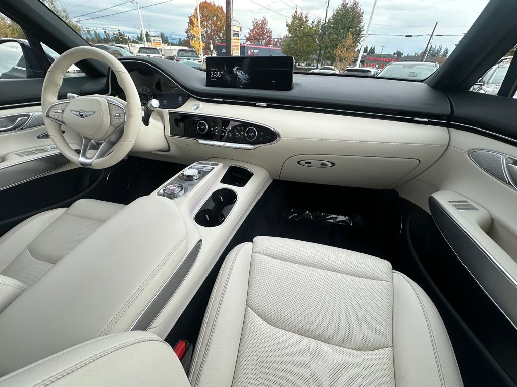 Used 2025 Genesis Electrified GV70 Advanced image 16