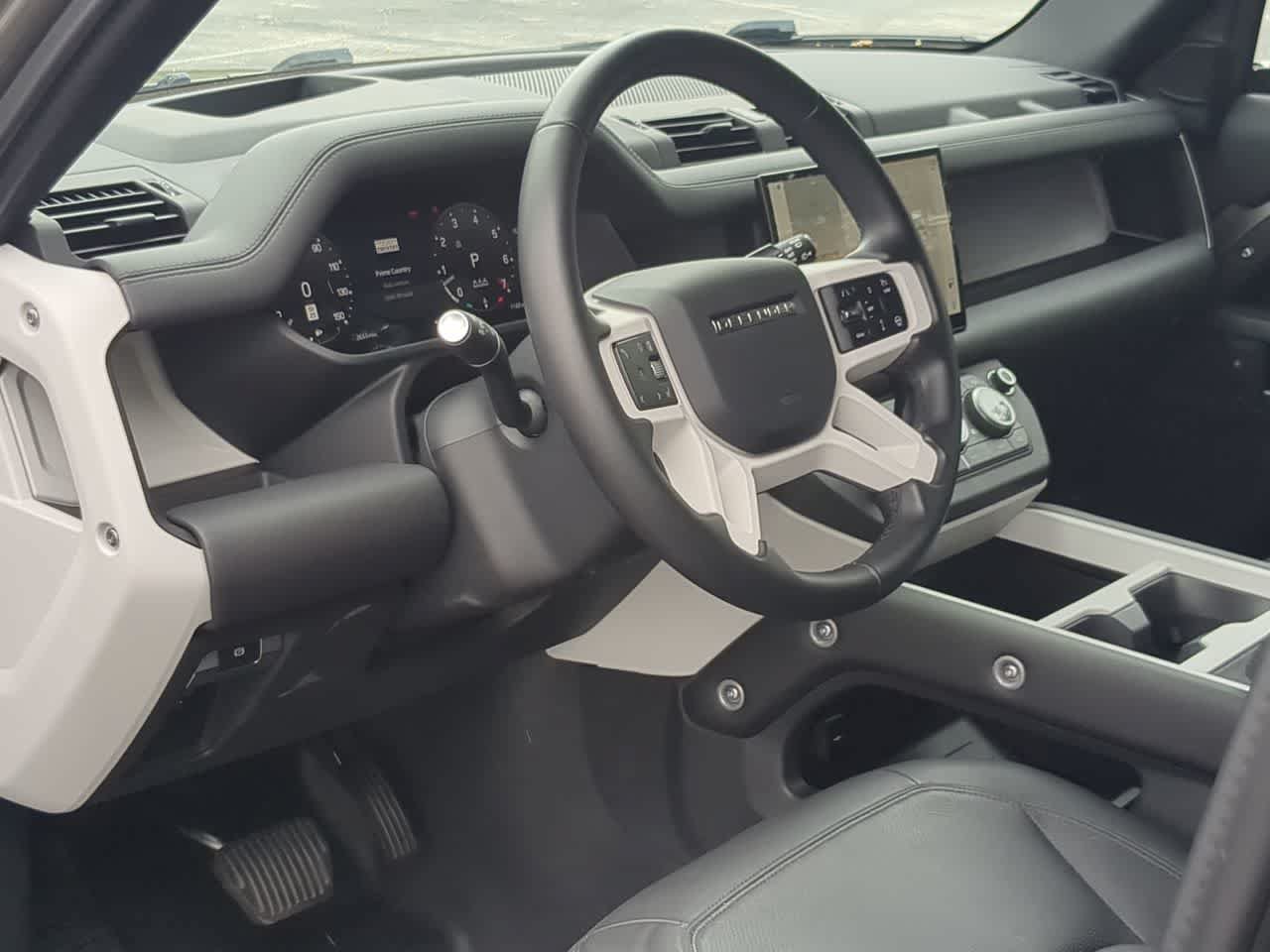 Certified 2025 Land Rover Defender 110 S AWD/4WD image 10