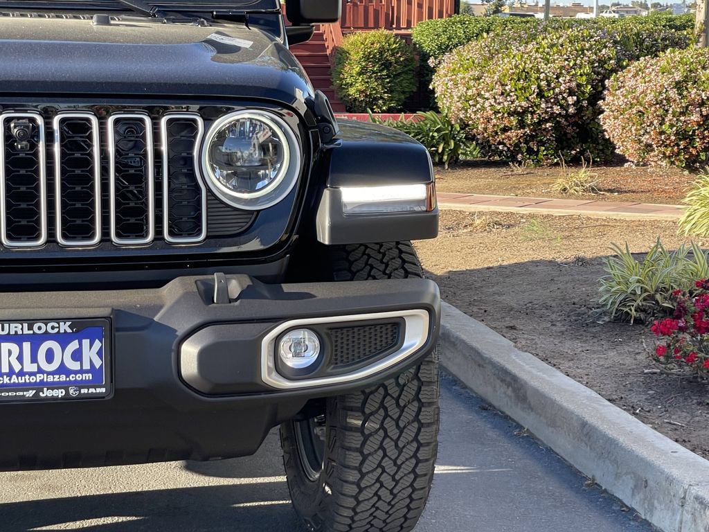 New 2026 Jeep Wrangler Unlimited Sahara AWD/4WD image 4