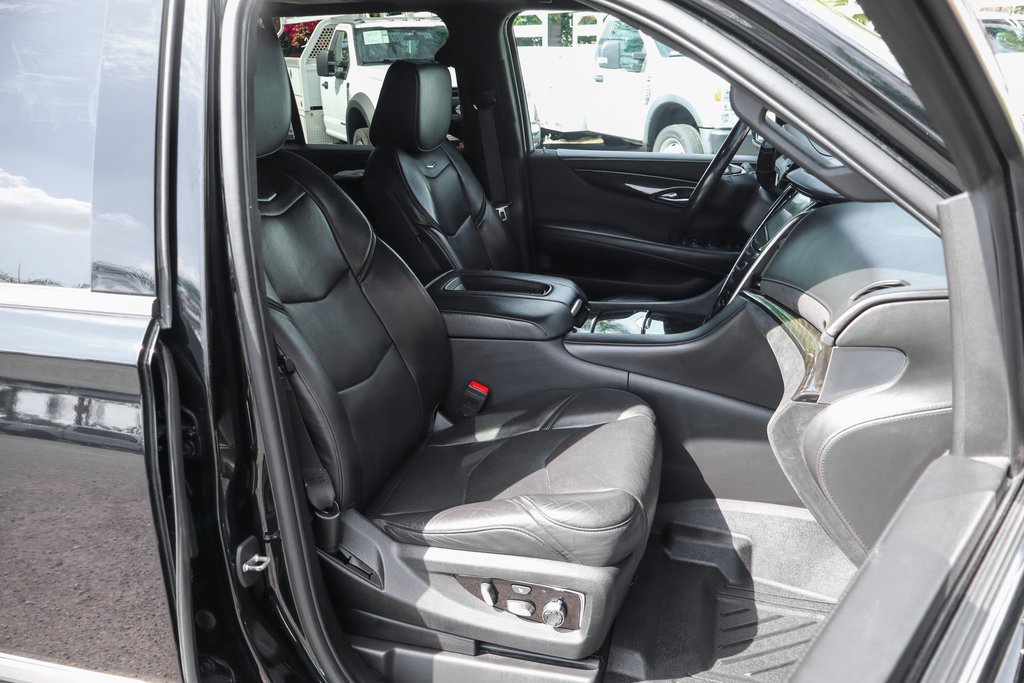 Used 2019 Cadillac Escalade Platinum AWD/4WD image 49