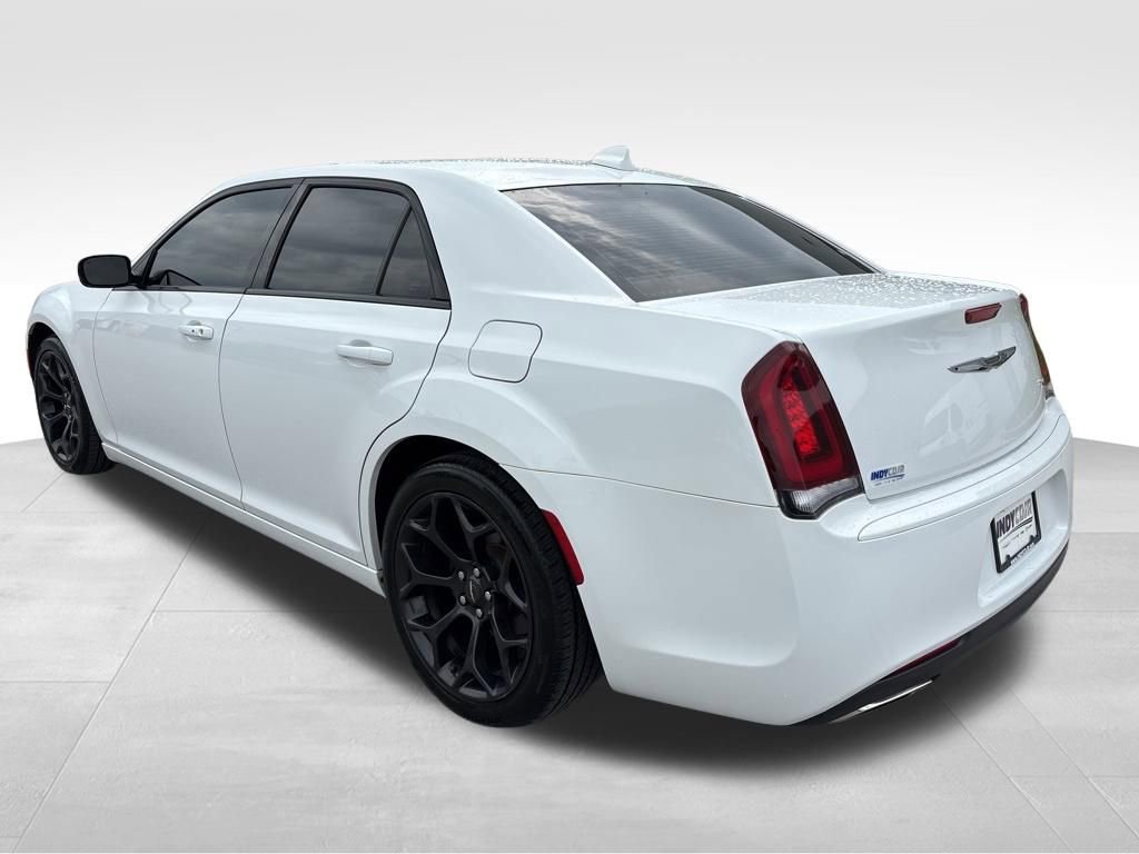 Used 2019 Chrysler 300 S RWD image 6