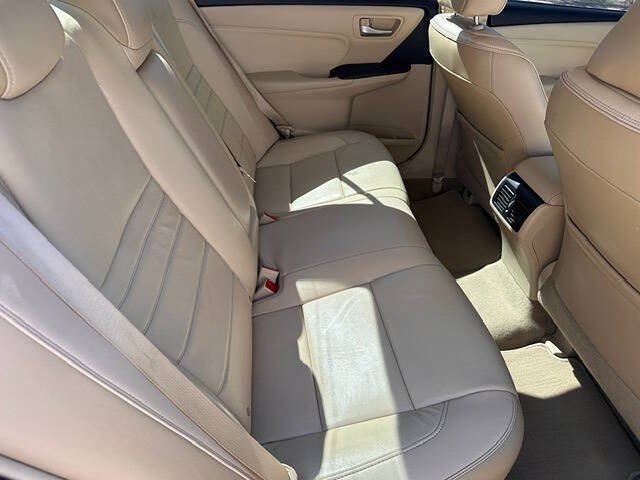 Used 2016 Toyota Camry XLE FWD image 19