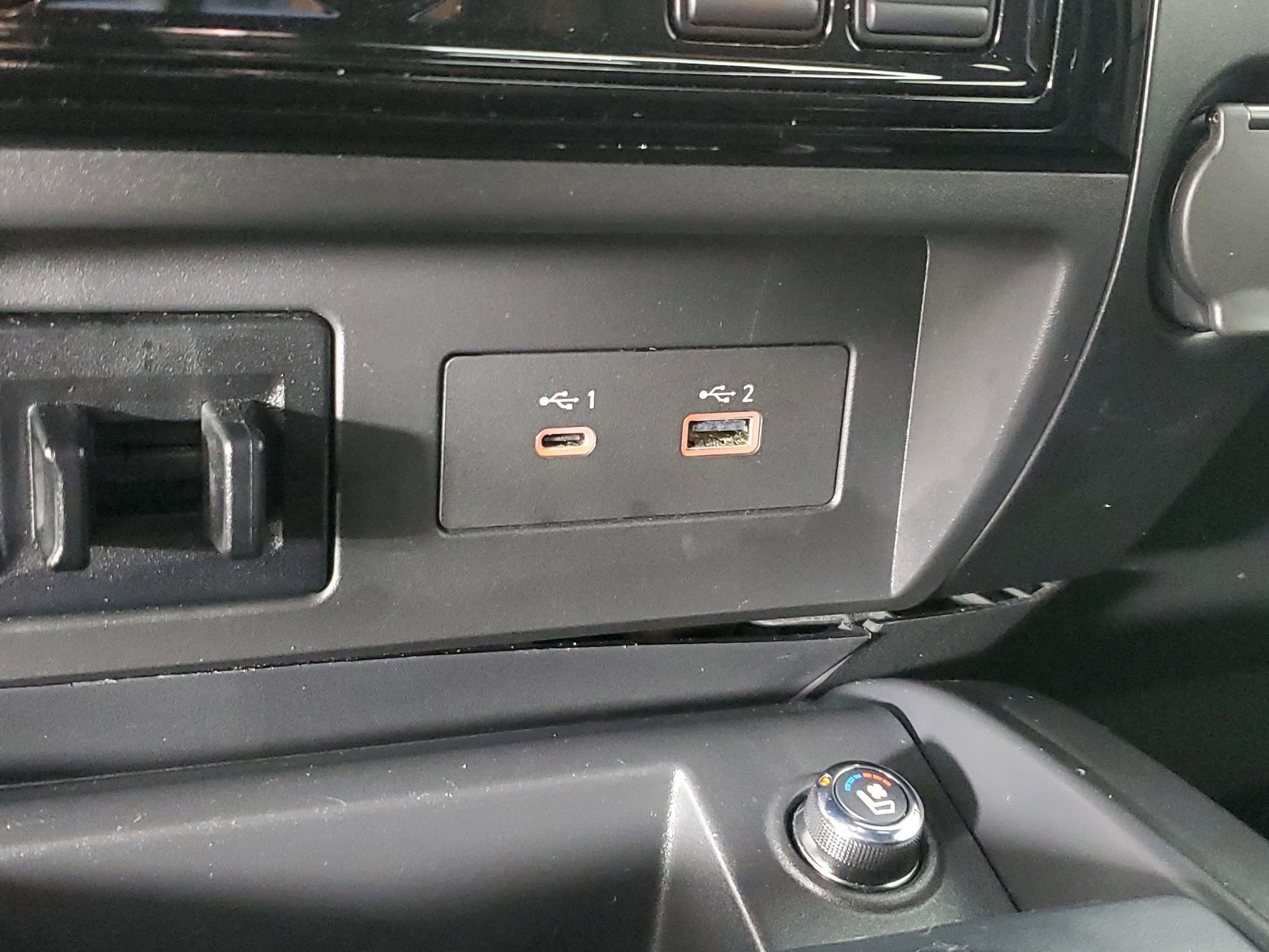 Used 2024 Nissan Titan PRO-4X w/ Pro-4x Convenience Package image 41