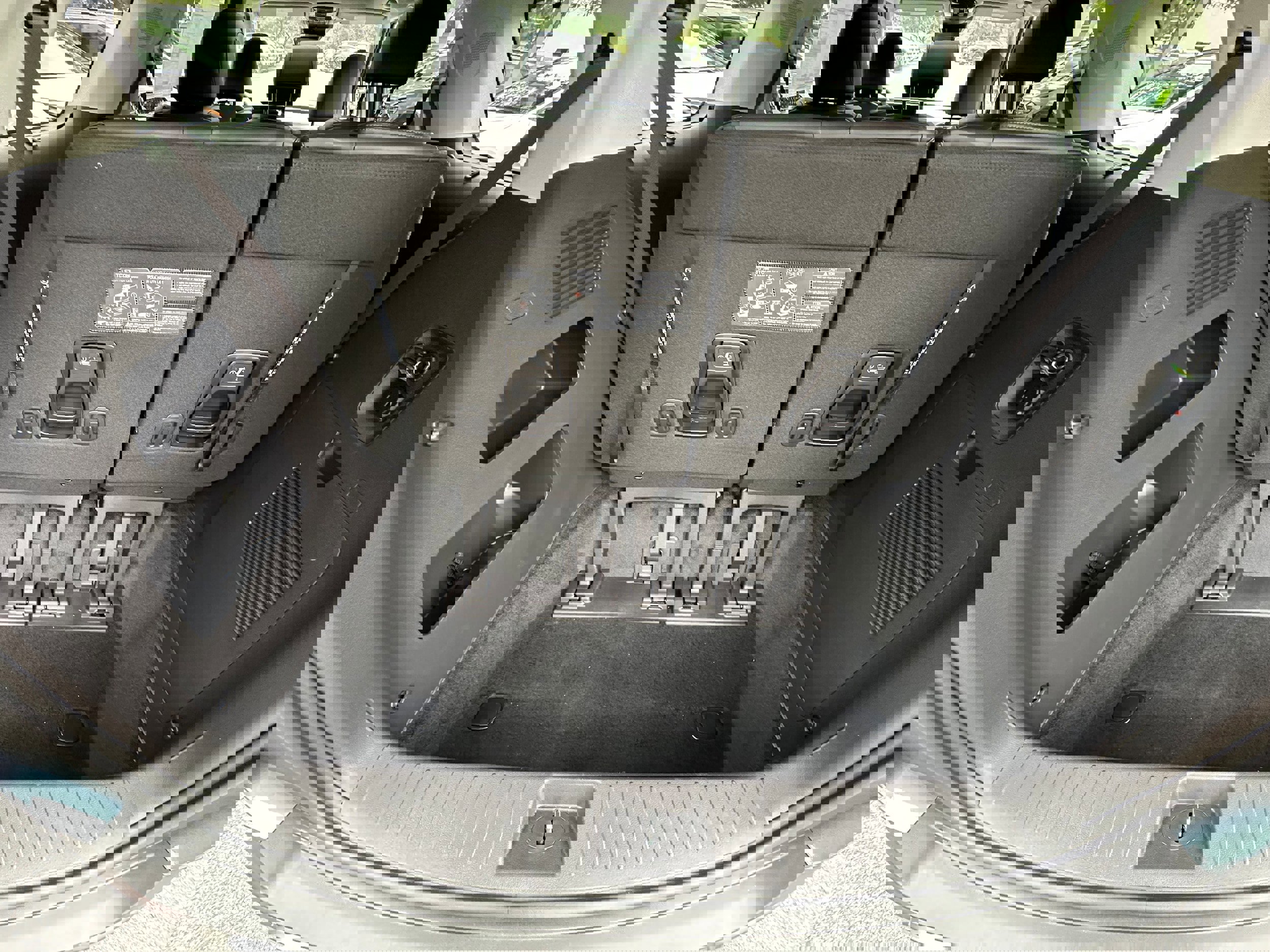 New 2026 Kia Carnival SX w/ SX Dark Edition Package image 13