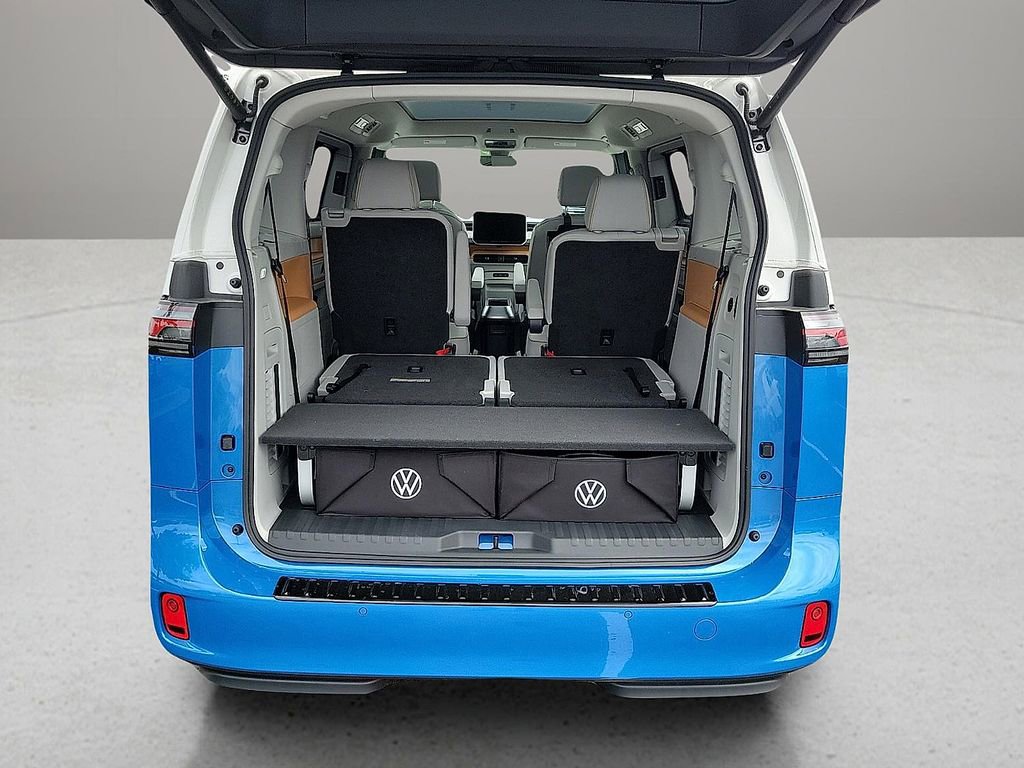 Used 2025 Volkswagen ID. Buzz 1st Edition image 8