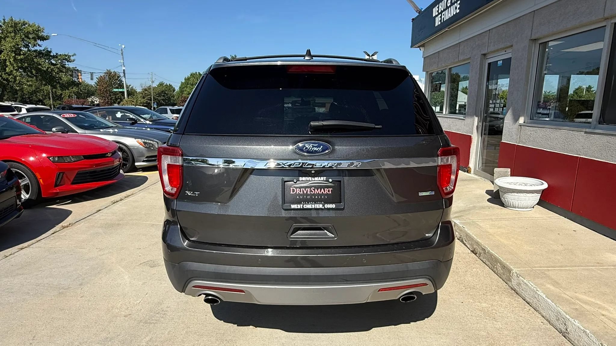 Used 2016 Ford Explorer XLT w/ Equipment Group 202A AWD/4WD image 8