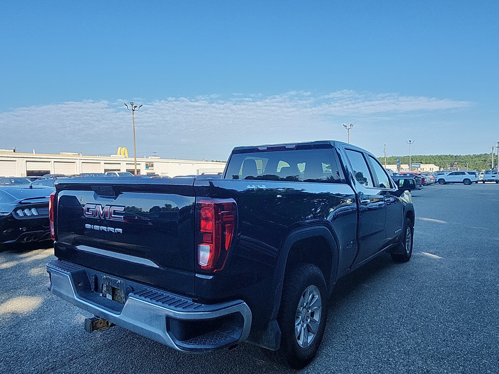 Used 2019 GMC Sierra 1500 4x4 Crew Cab w/ Convenience Package image 5