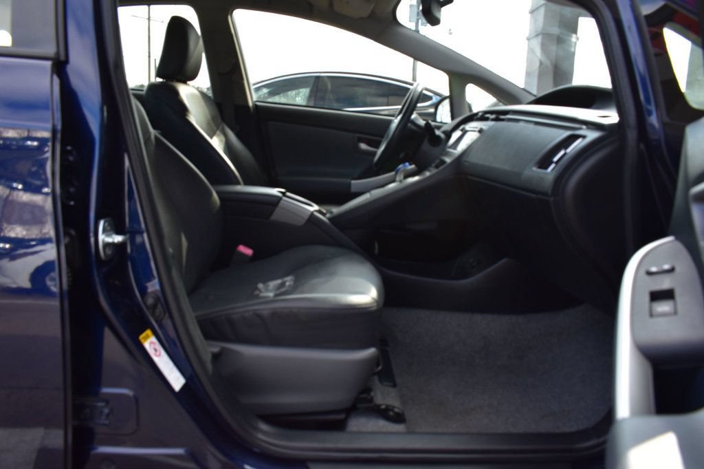 Used 2013 Toyota Prius Four FWD image 16