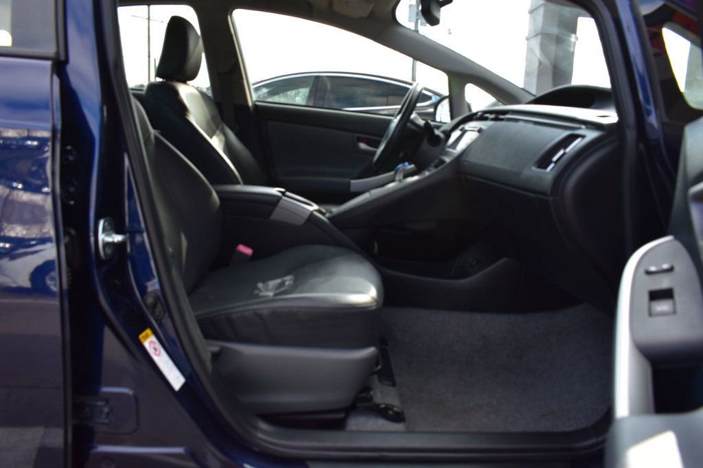 Used 2013 Toyota Prius Four FWD image 16