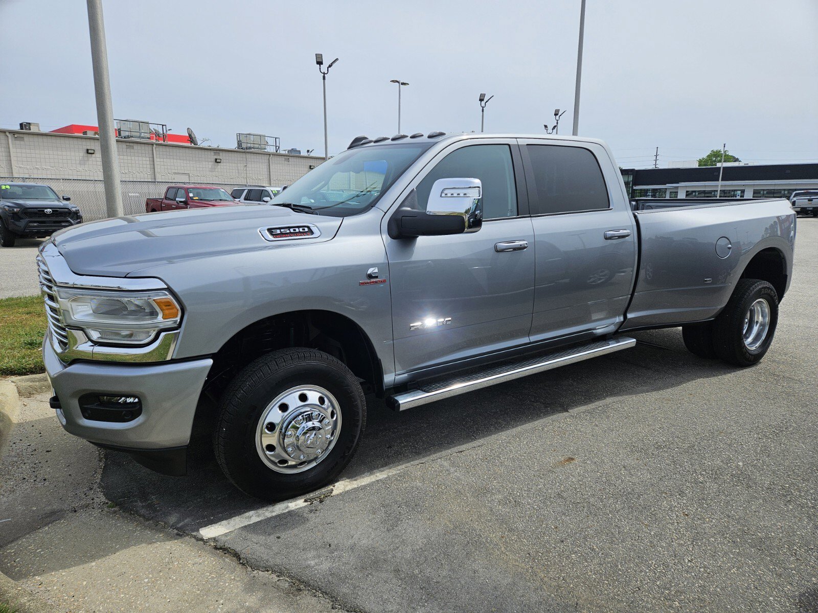 Used 2024 RAM 3500 Laramie image 9