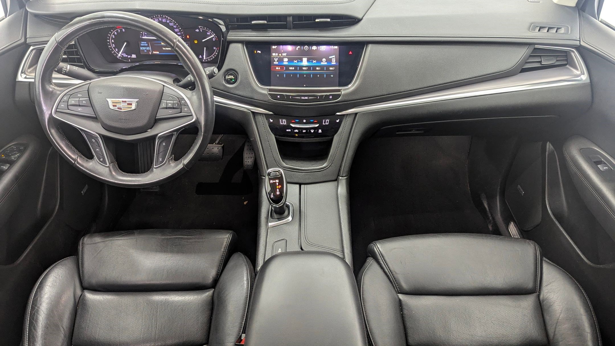 Used 2017 Cadillac XT5 Luxury w/ Driver Awareness Package image 14