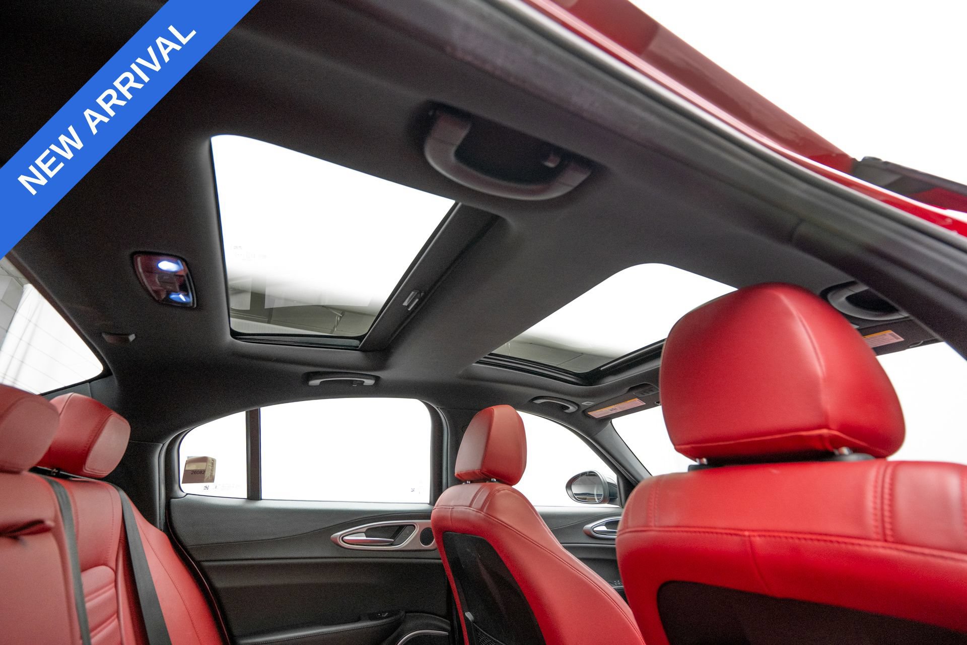 Used 2023 Alfa Romeo Giulia Veloce AWD/4WD image 16