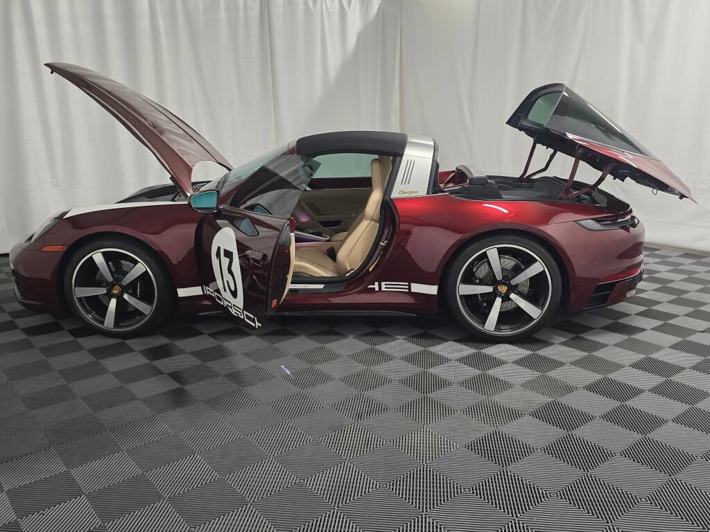 Certified 2021 Porsche 911 Targa 4S Heritage Design AWD/4WD image 12