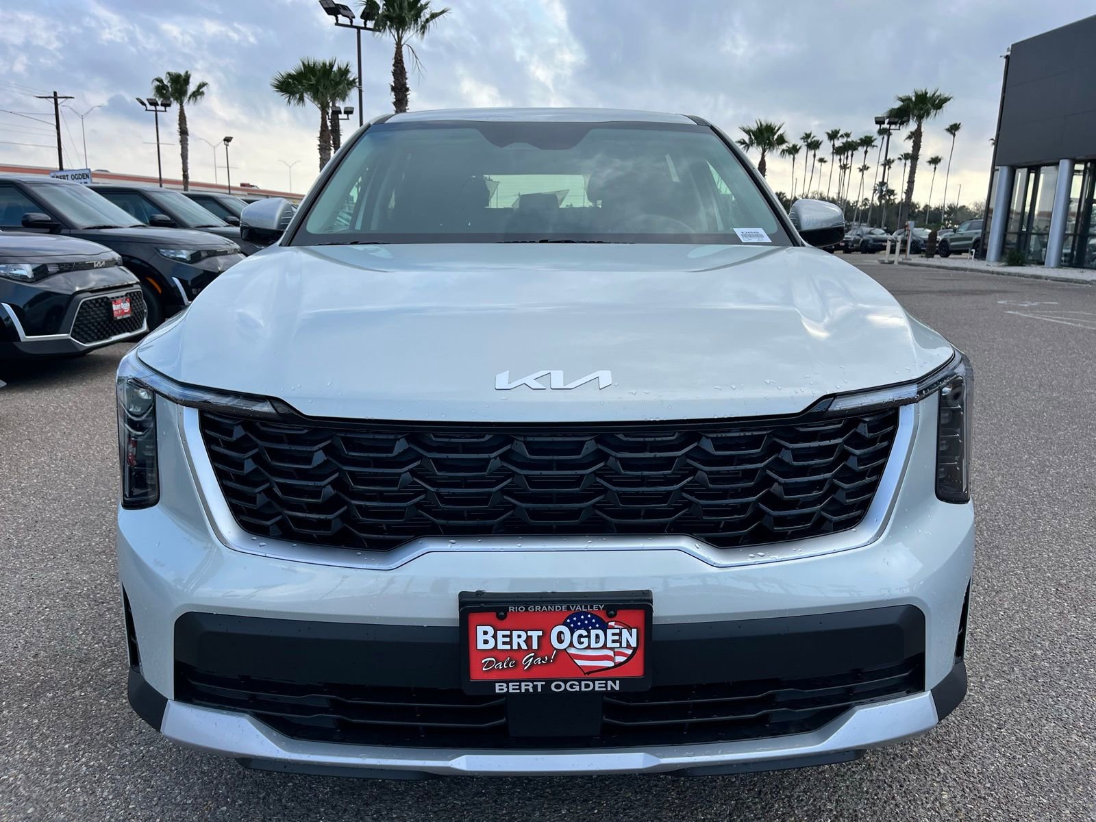 New 2026 Kia Sorento LX FWD image 2