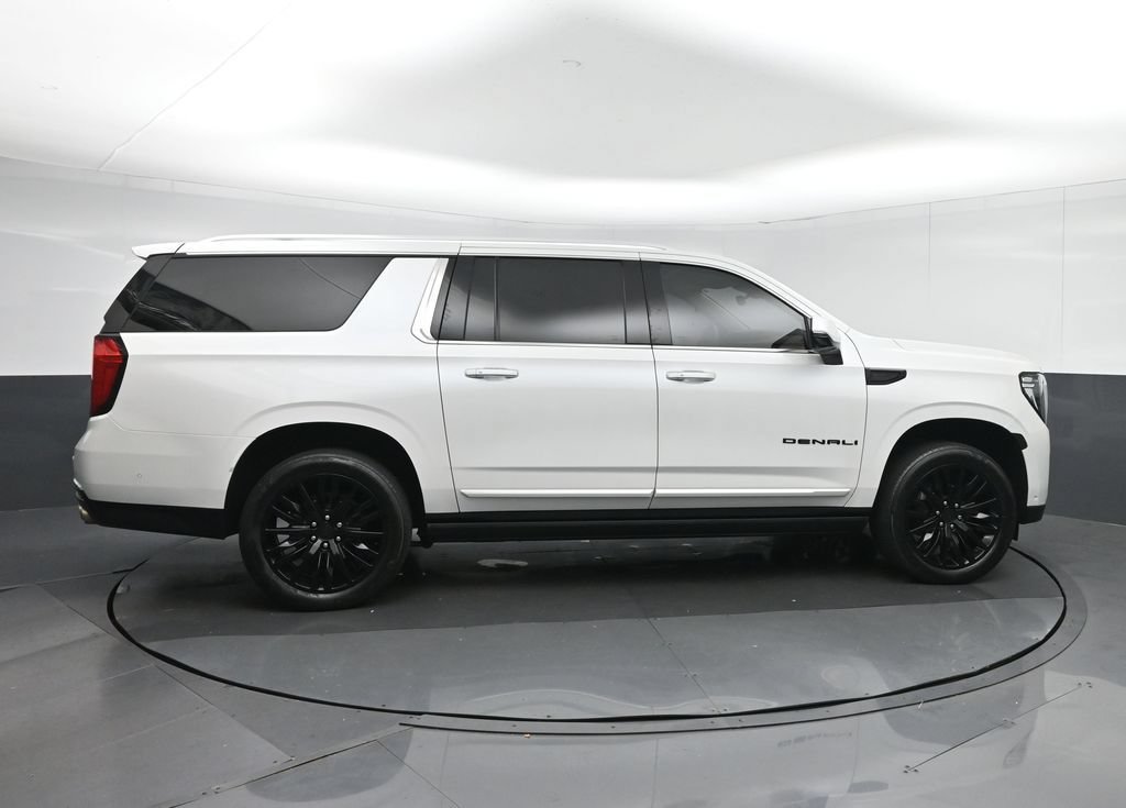 Used 2023 GMC Yukon XL Denali w/ Denali Reserve Package AWD/4WD image 8