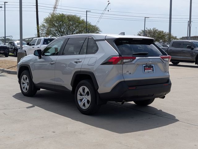 Used 2024 Toyota RAV4 LE image 9
