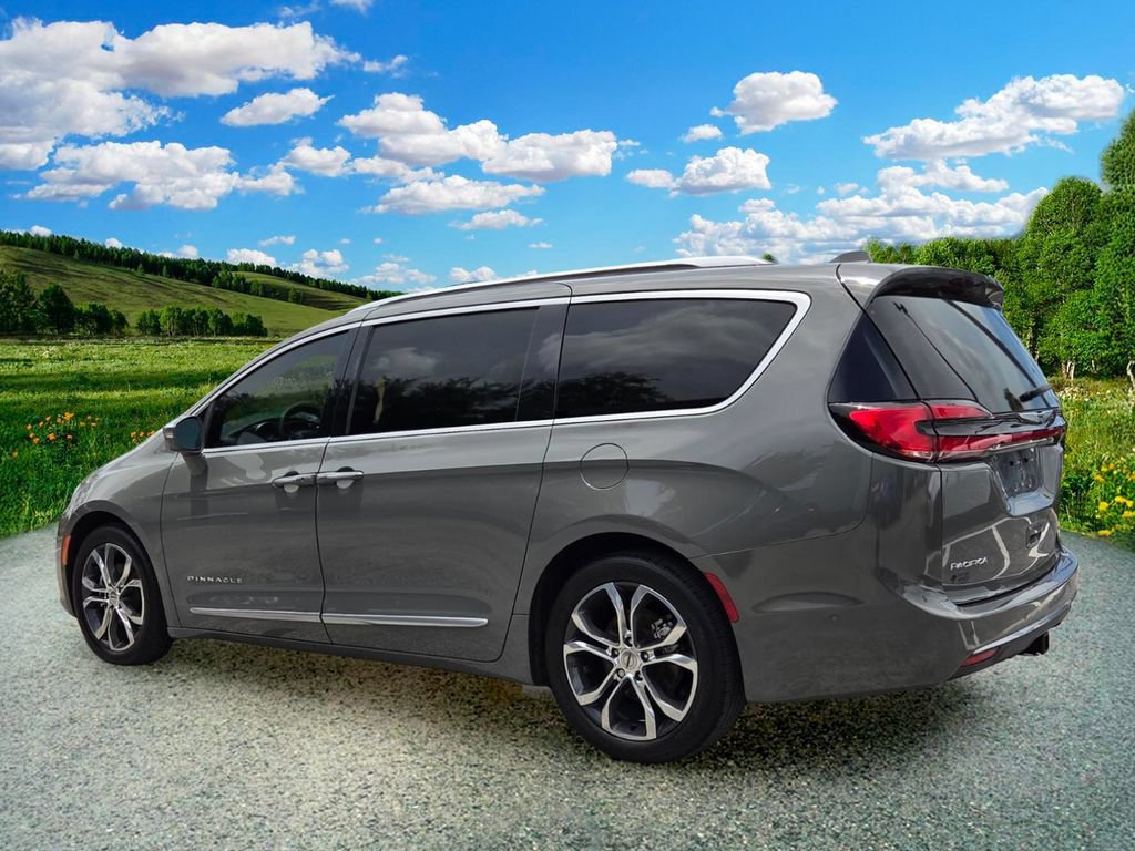Certified 2022 Chrysler Pacifica Pinnacle FWD image 4