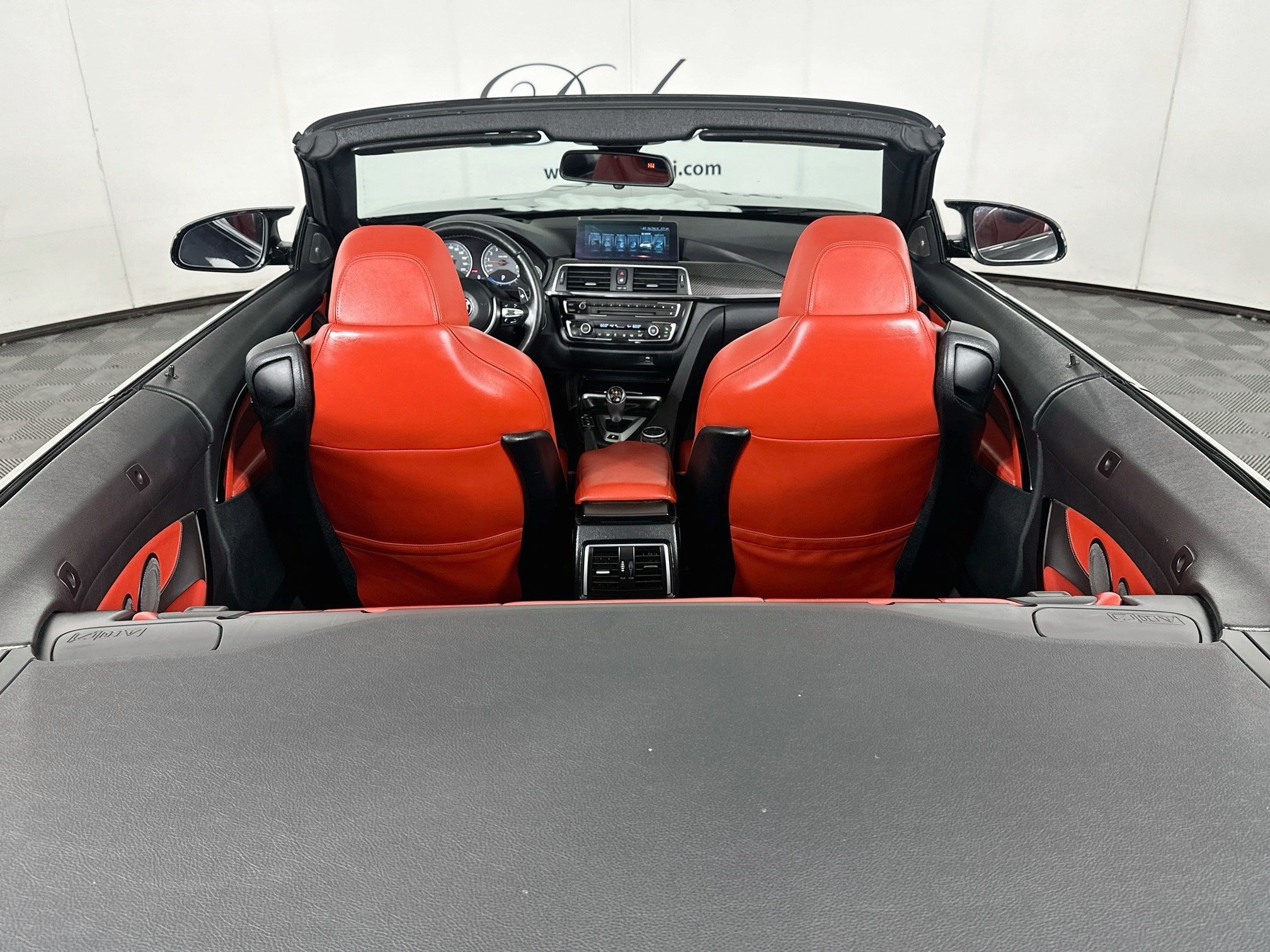 Used 2017 BMW M4 Convertible RWD image 28