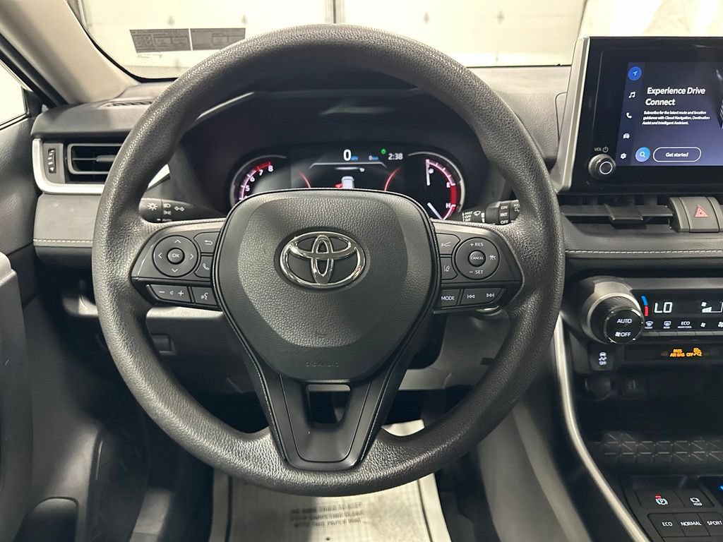 Used 2025 Toyota RAV4 XLE FWD image 18