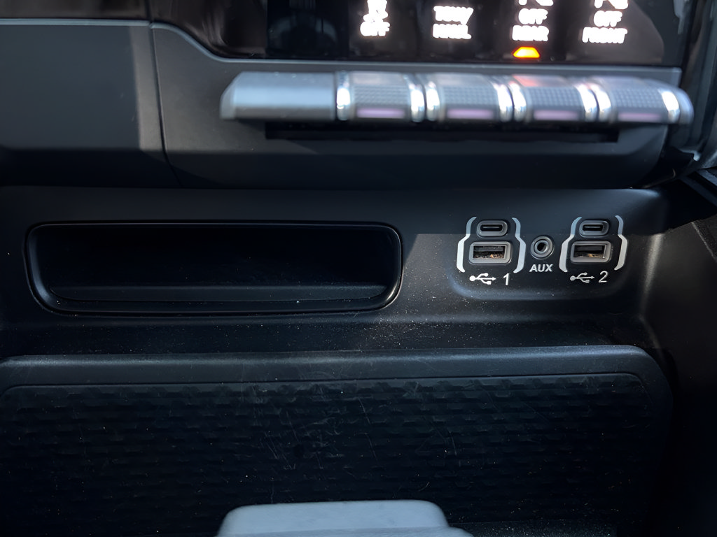 Used 2023 RAM 1500 Big Horn AWD/4WD image 34