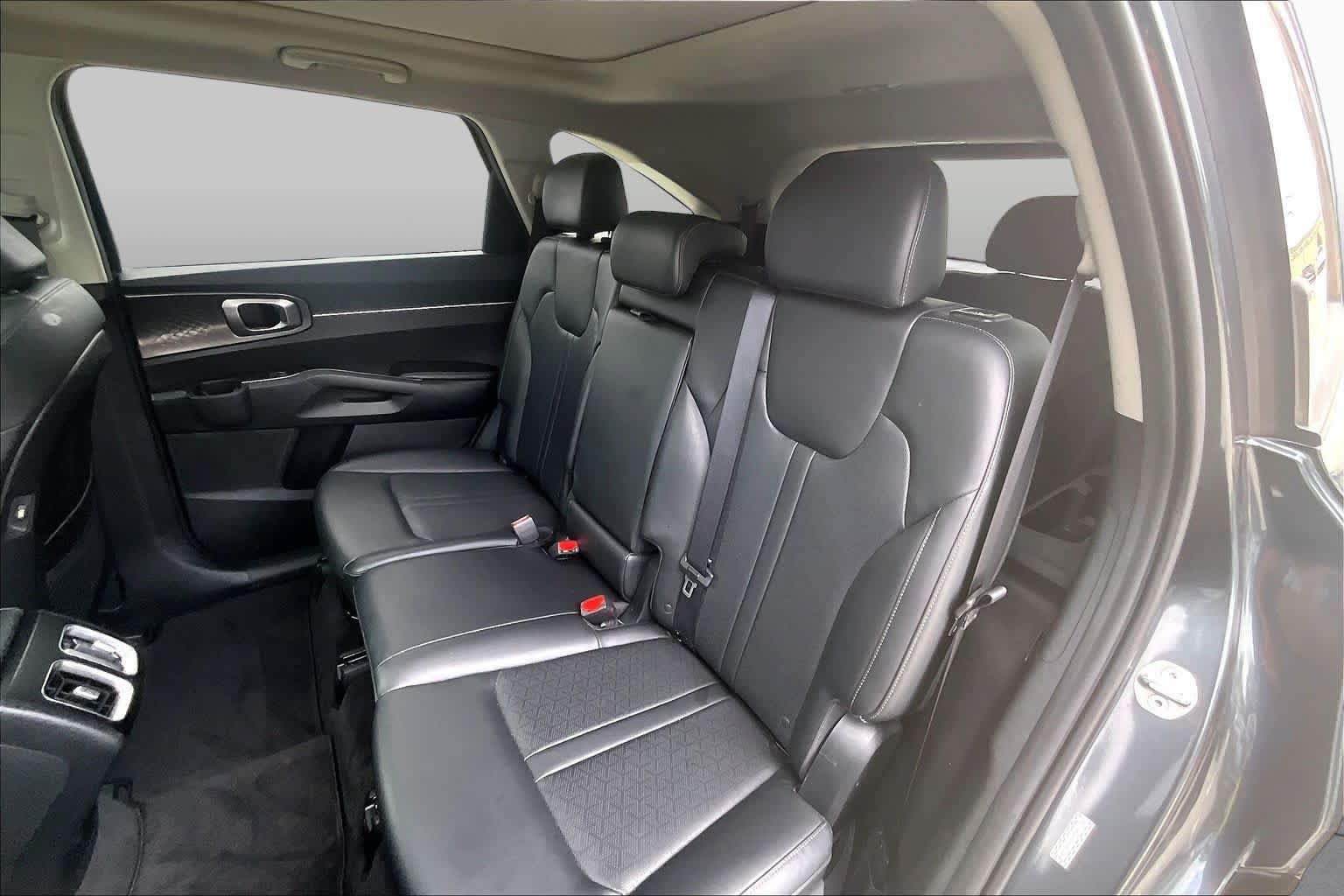 Certified 2023 Kia Sorento S w/ Panoramic Sunroof Package FWD image 18