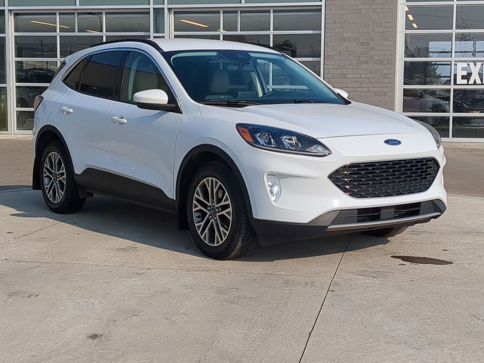 Used 2021 Ford Escape SEL w/ Technology Package image 10