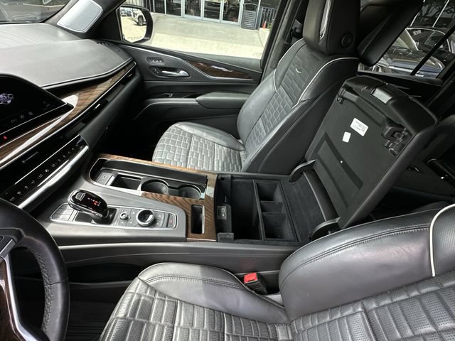 Certified 2024 Cadillac Escalade ESV Premium Luxury Platinum AWD/4WD image 29