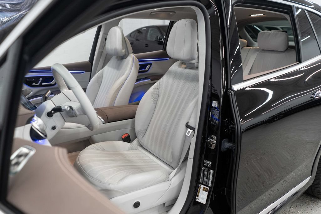 Used 2023 Mercedes-Benz EQS 580 4MATIC SUV image 9
