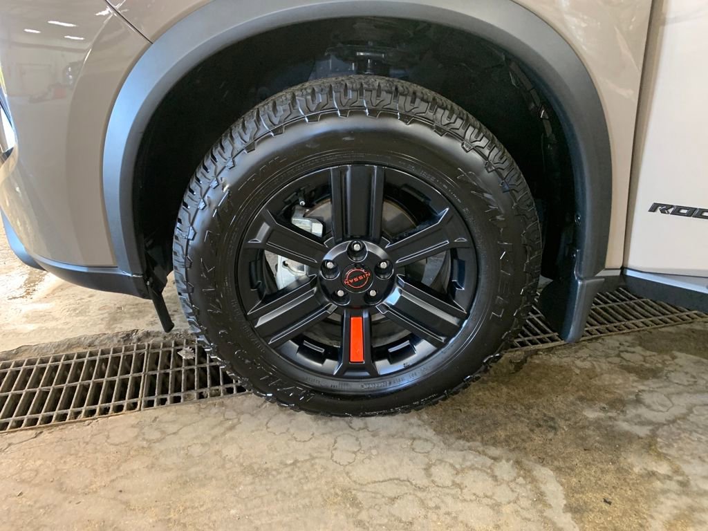 Certified 2025 Nissan Rogue SV image 31