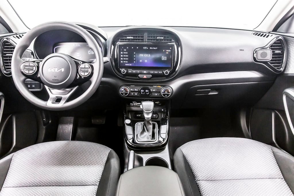Used 2023 Kia Soul S FWD image 17