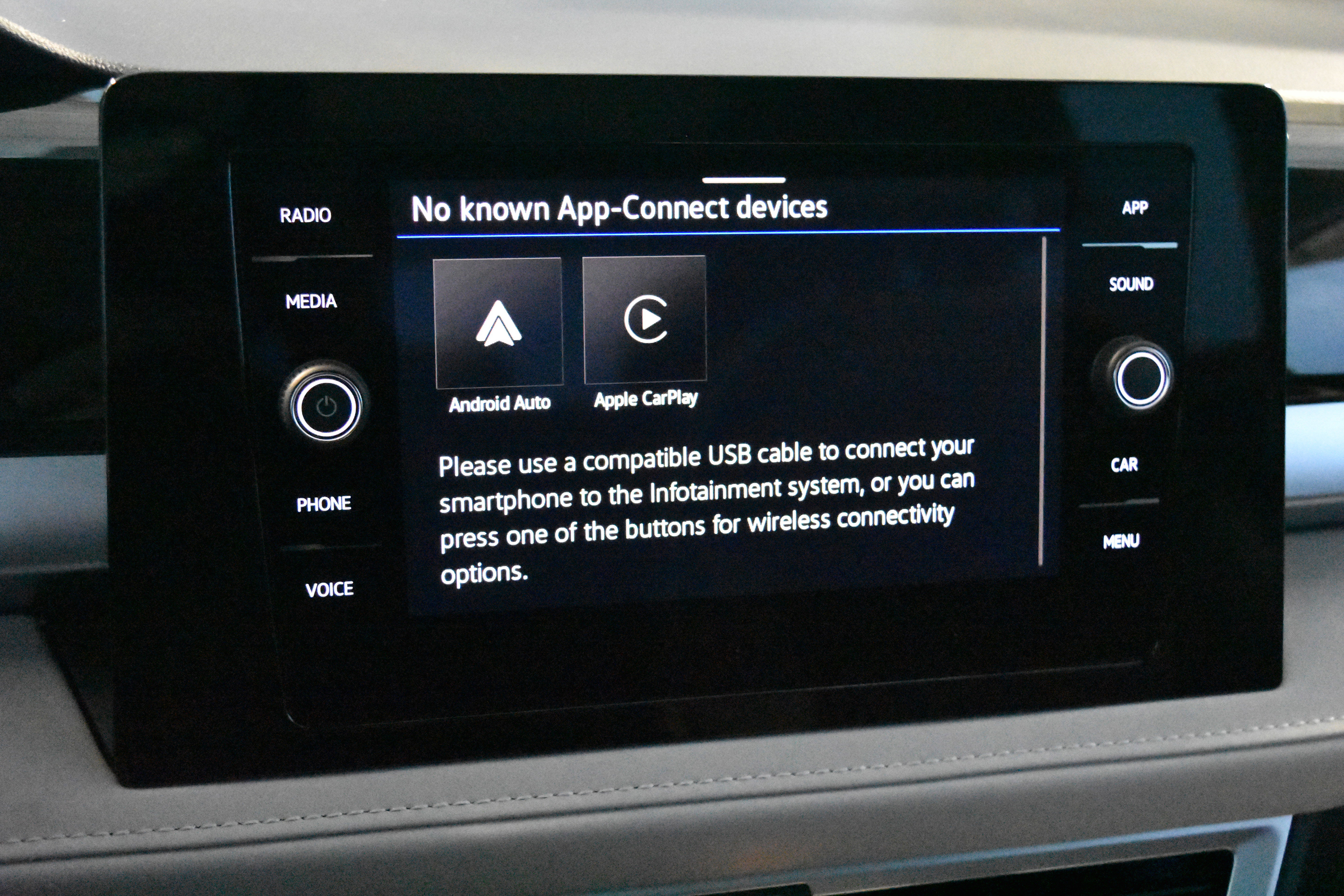 New 2025 Volkswagen Taos SE image 8