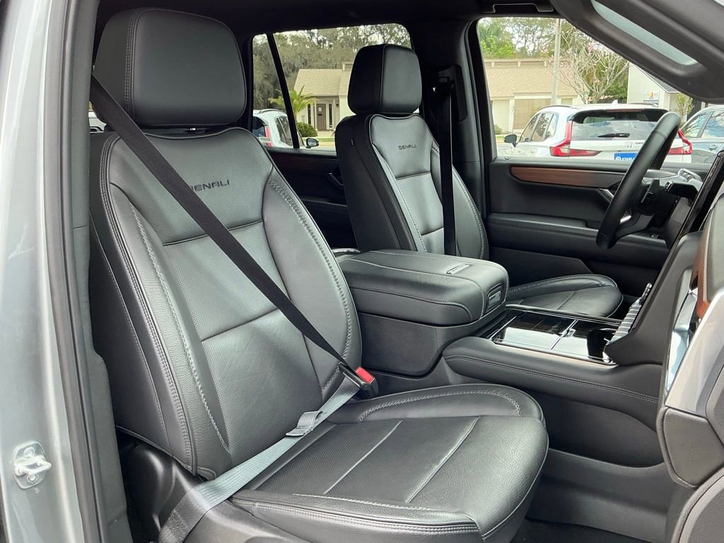 Used 2025 GMC Yukon Denali image 17