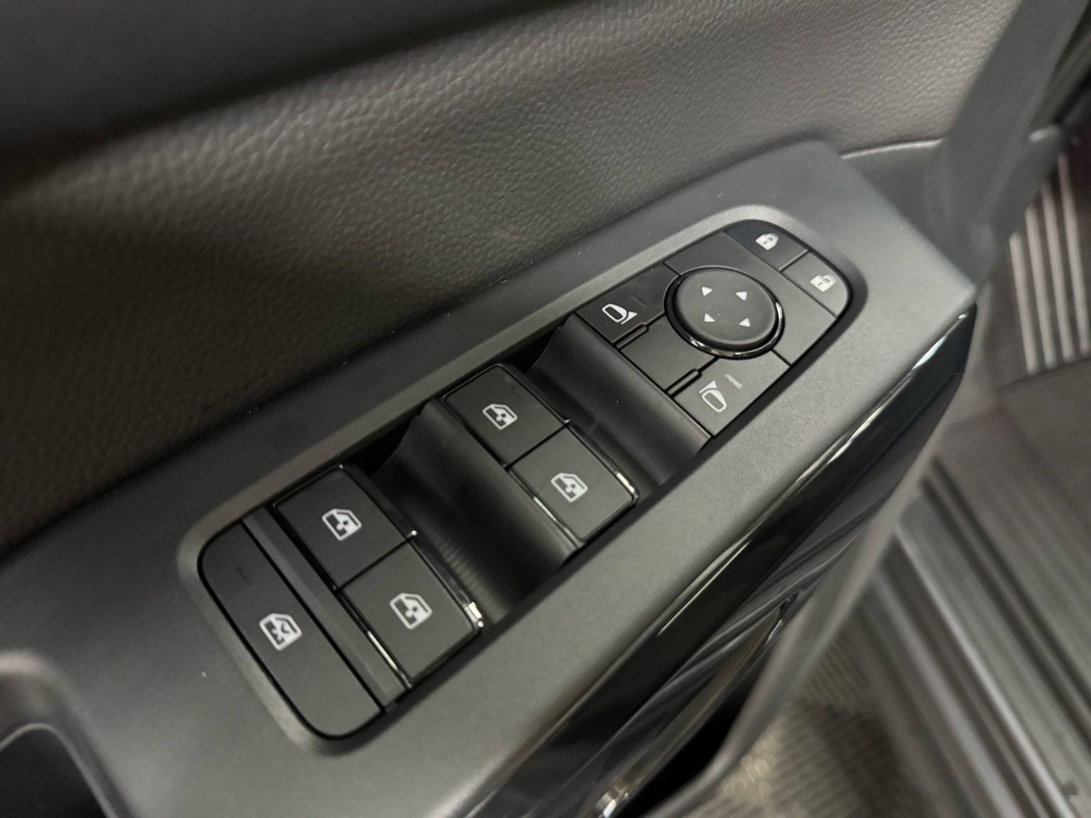 New 2026 Nissan Pathfinder SV AWD/4WD image 21