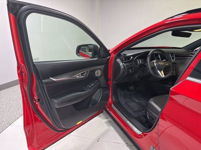 Used 2025 INFINITI QX55 Essential image 12