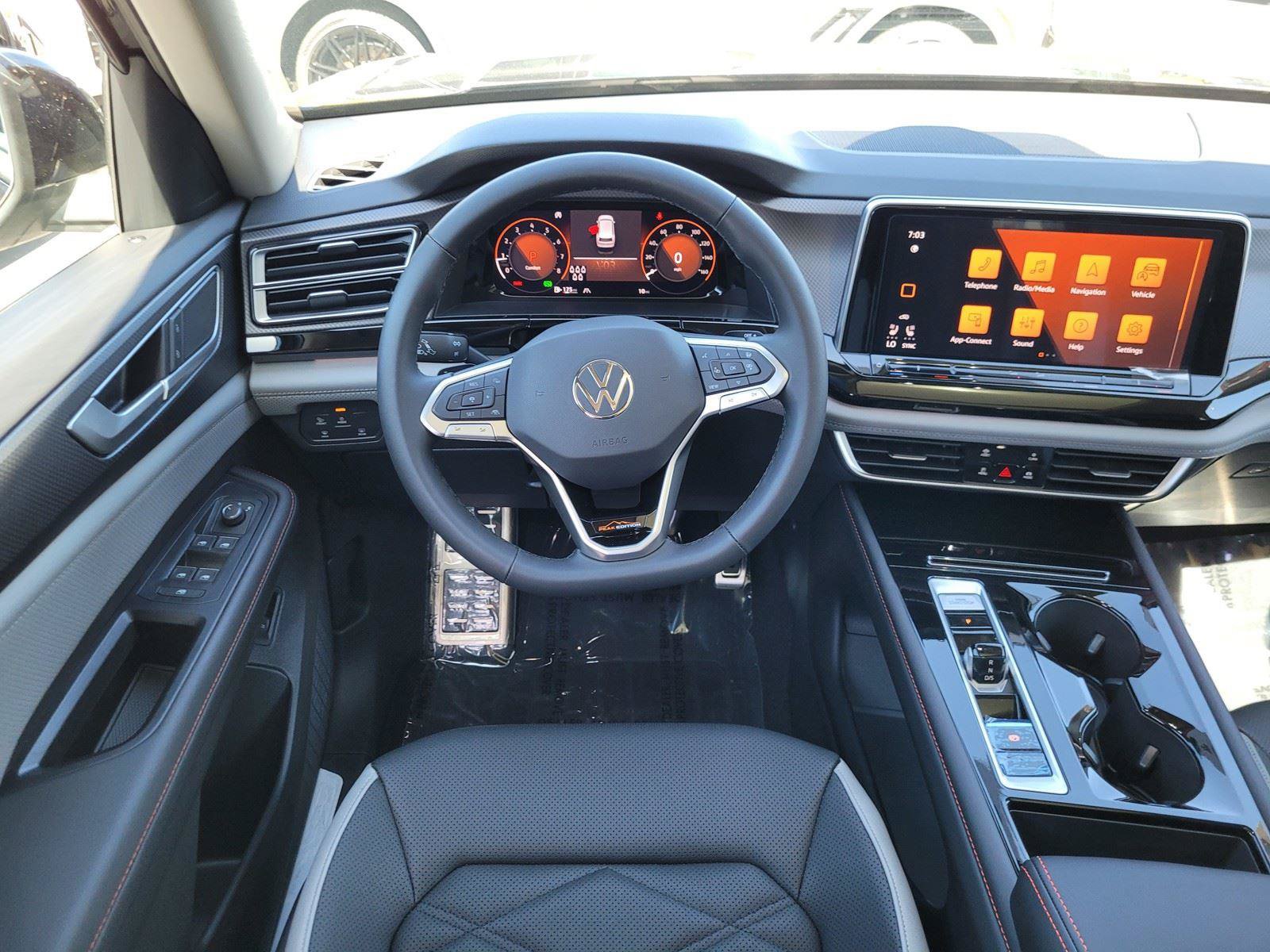 New 2026 Volkswagen Atlas Peak Edition AWD/4WD image 14